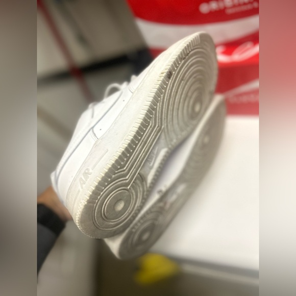 Nike Air Forces 1 - Picture 6 of 10